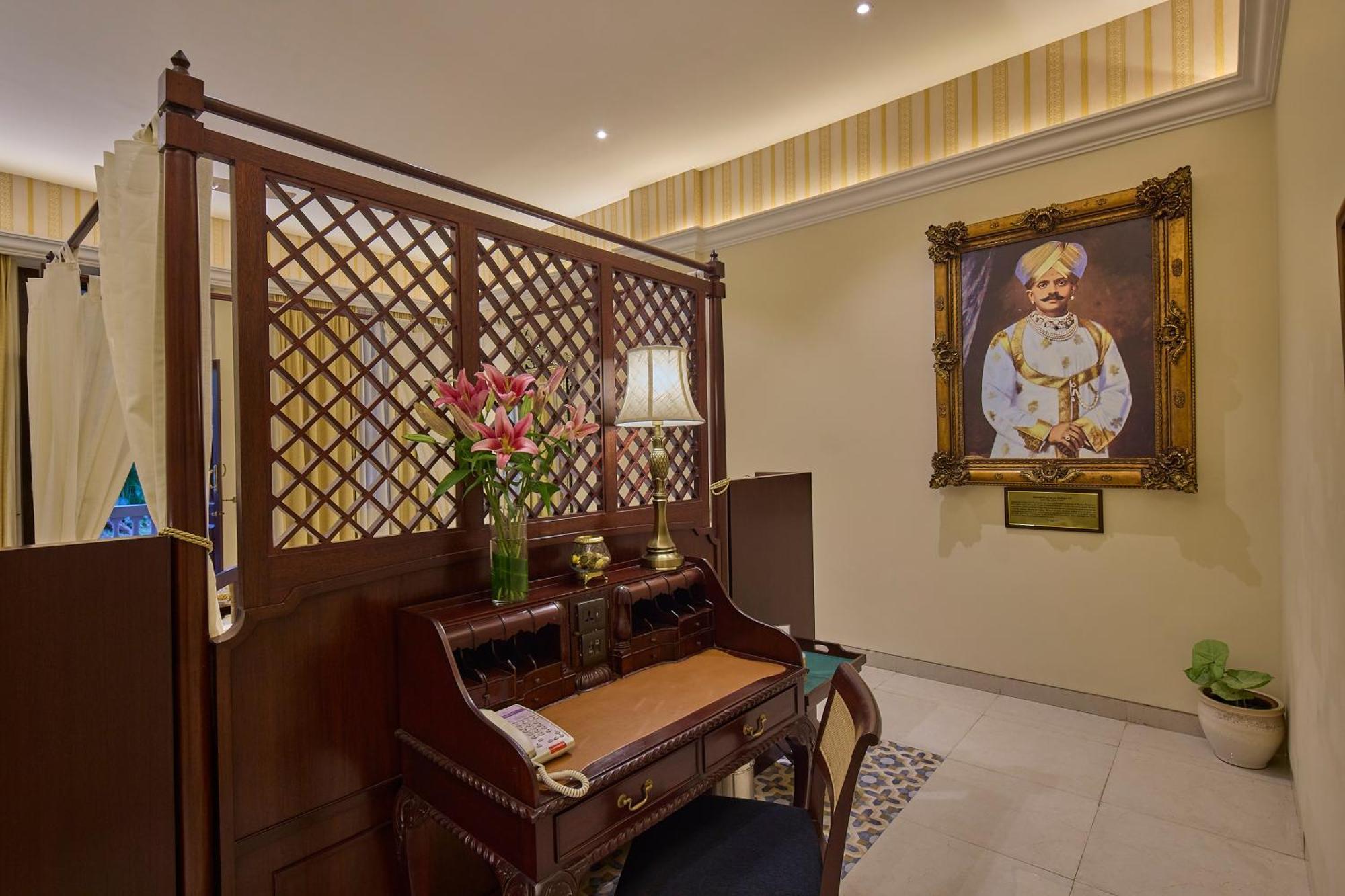 Royal Orchid Metropole Mysore Buitenkant foto