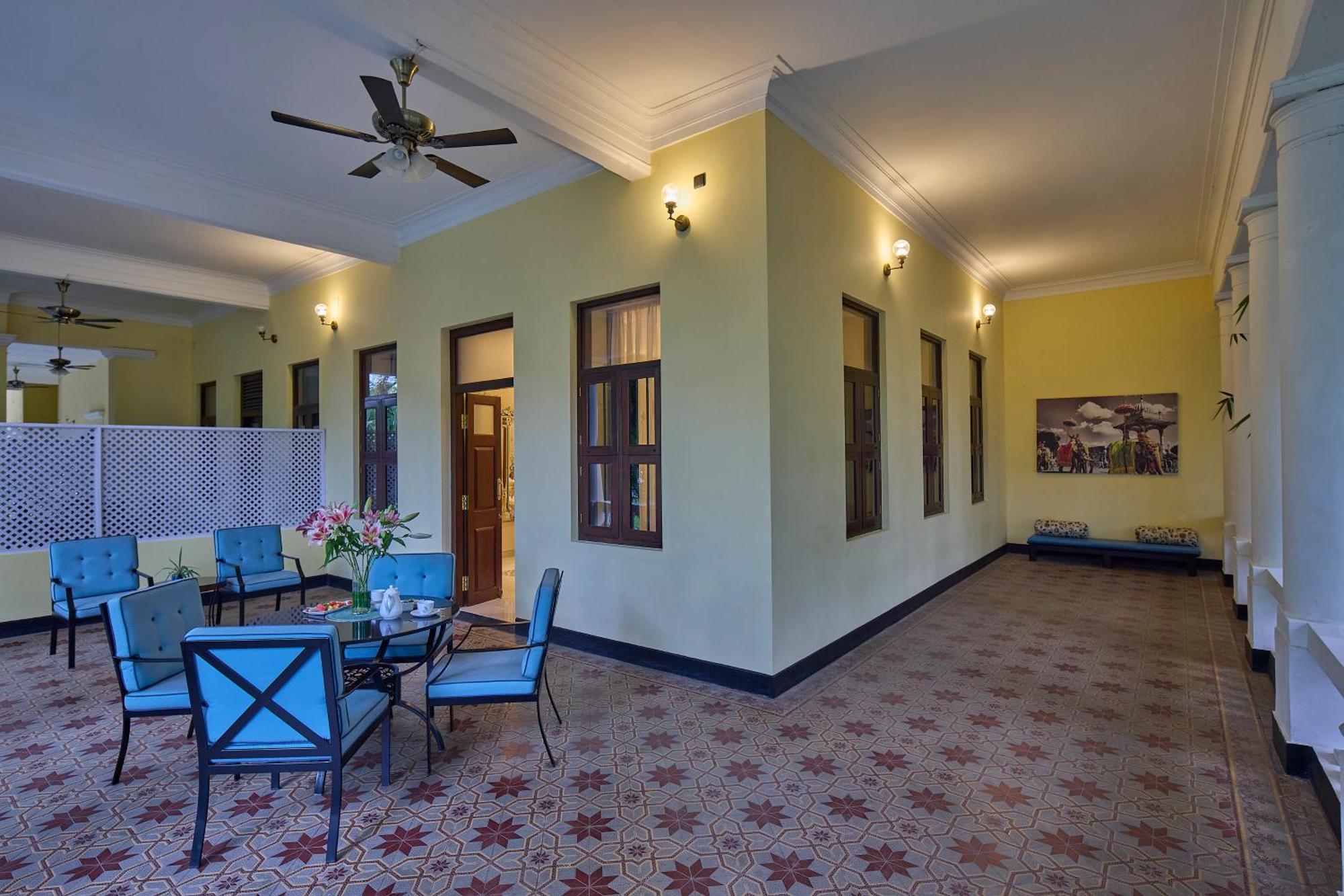 Royal Orchid Metropole Mysore Buitenkant foto