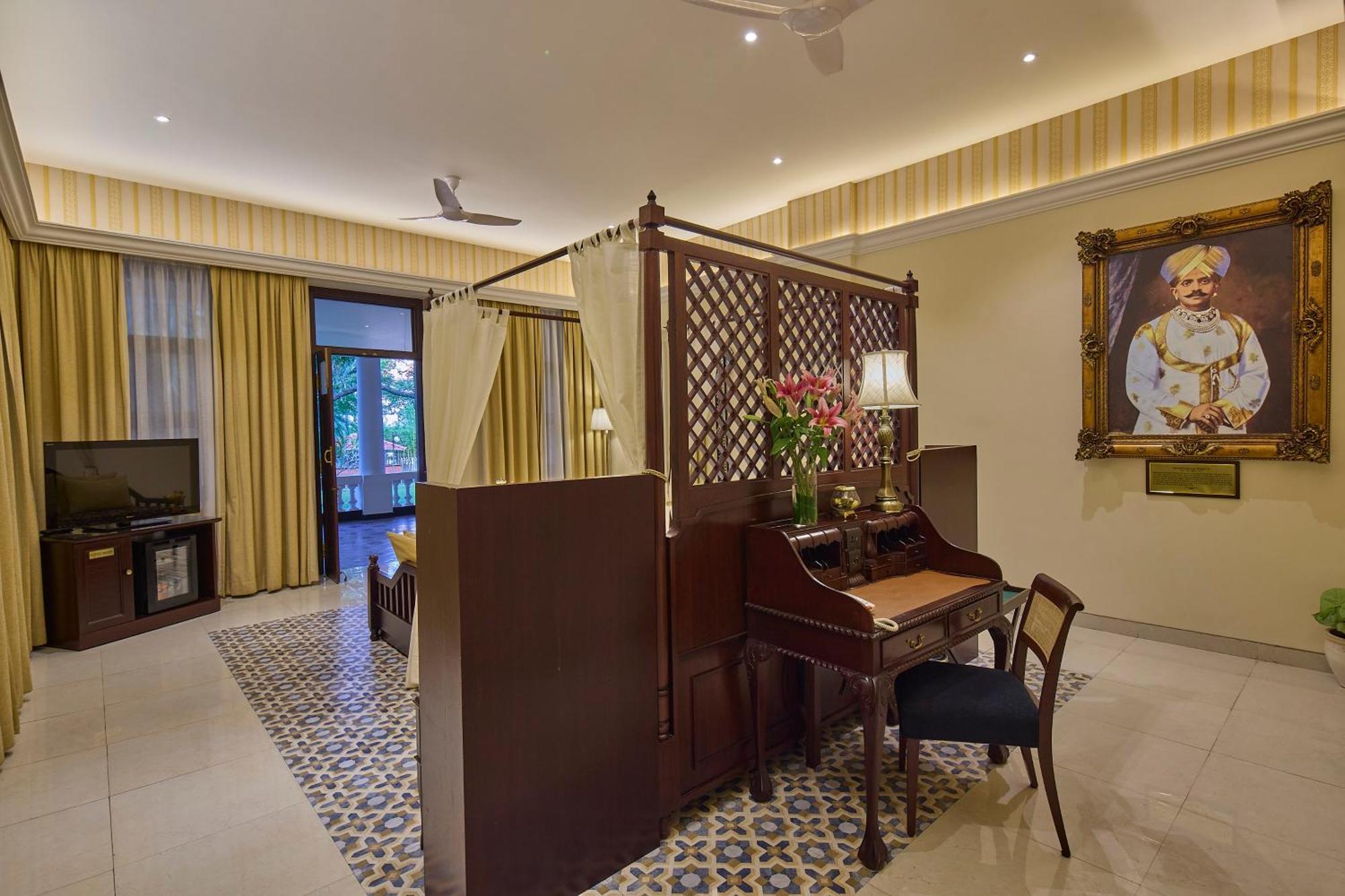 Royal Orchid Metropole Mysore Buitenkant foto