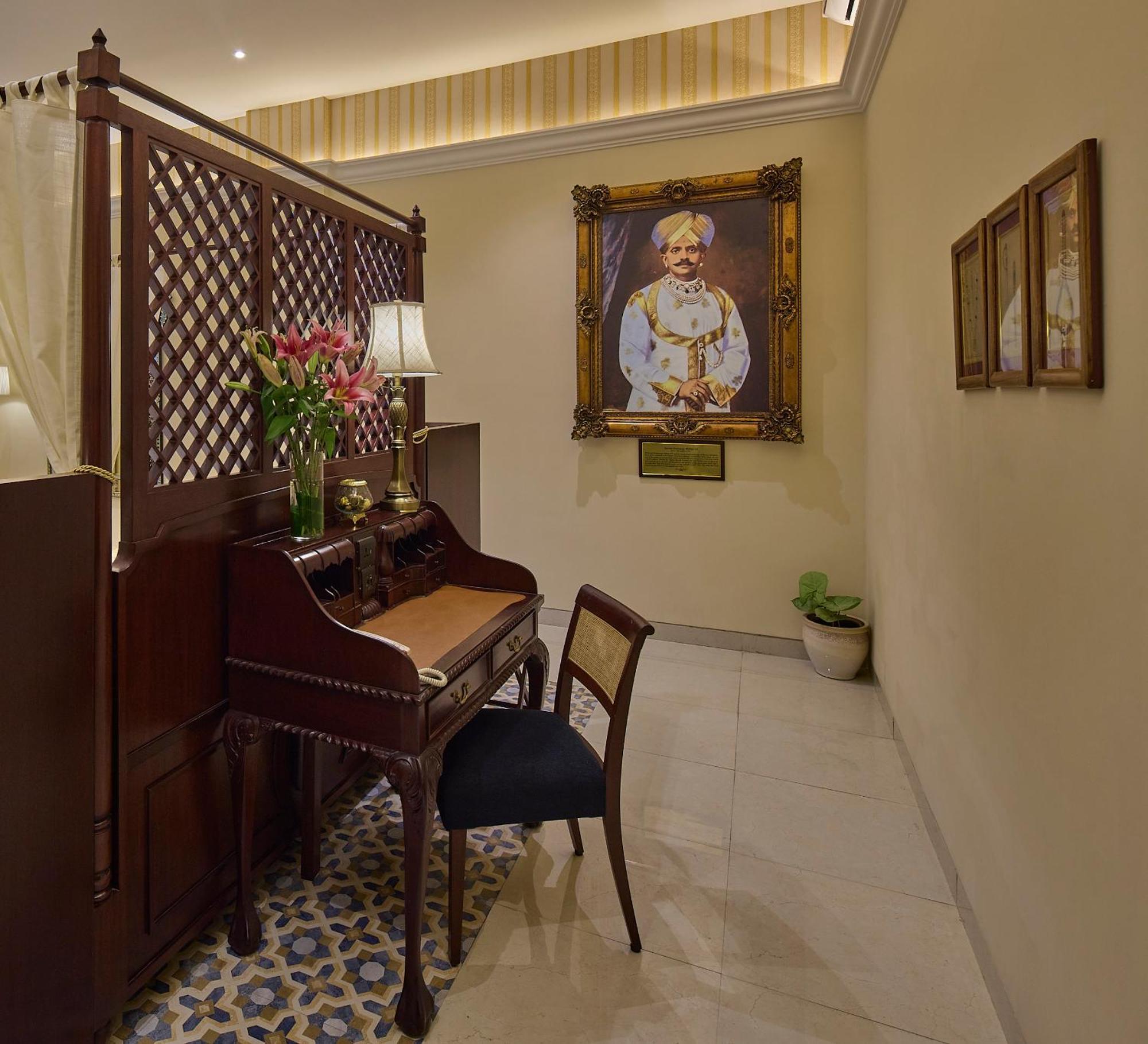 Royal Orchid Metropole Mysore Buitenkant foto