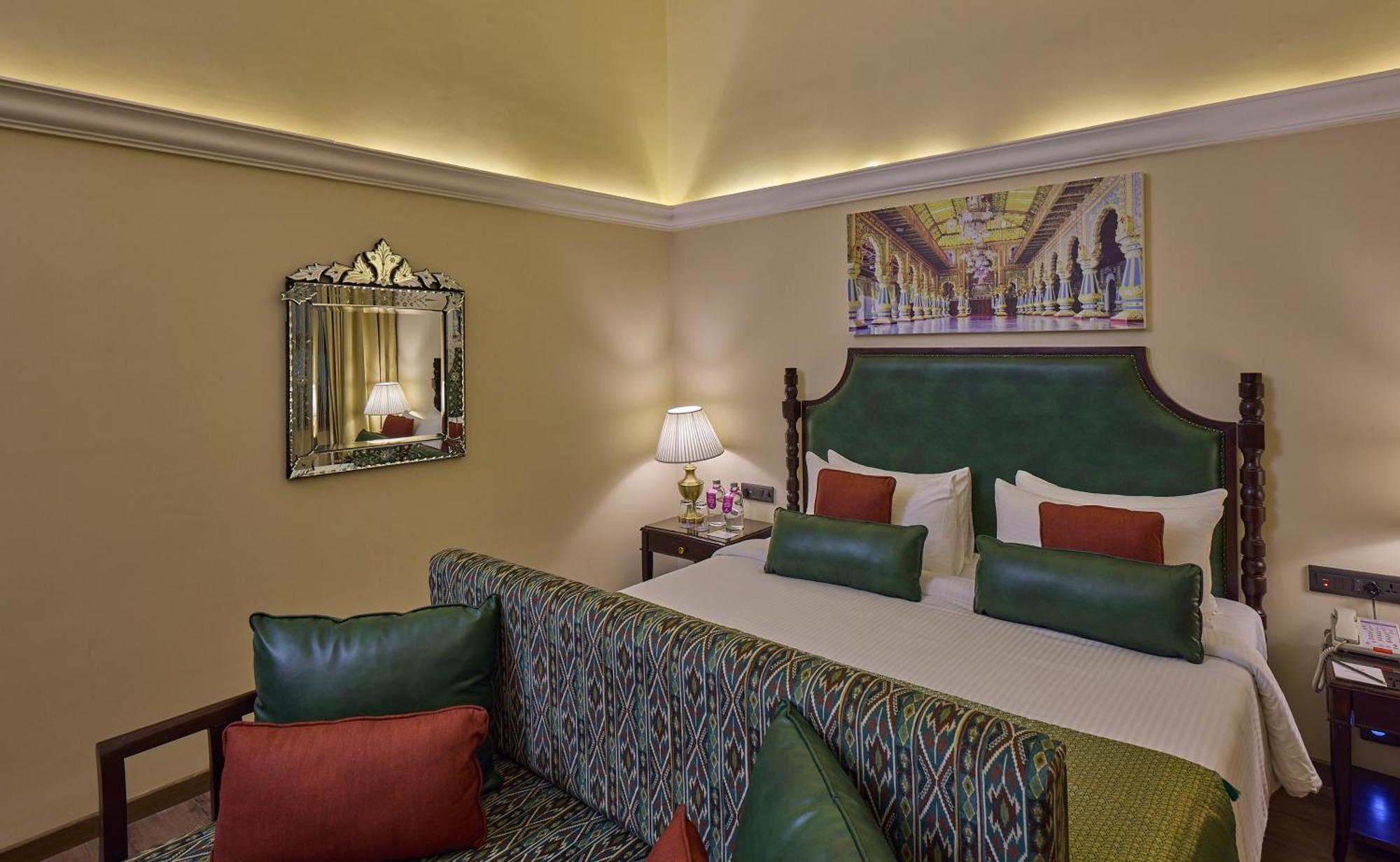 Royal Orchid Metropole Mysore Buitenkant foto