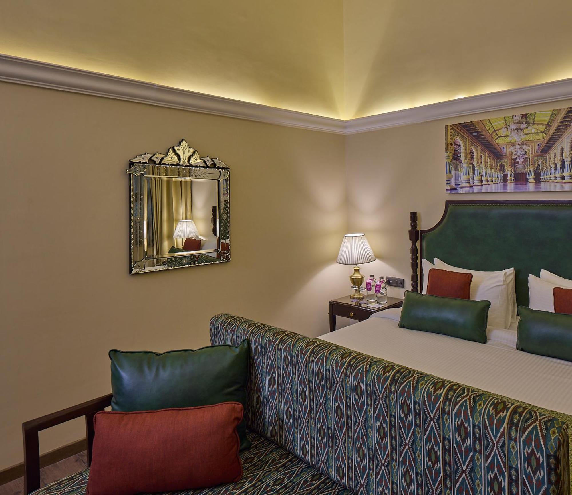 Royal Orchid Metropole Mysore Buitenkant foto