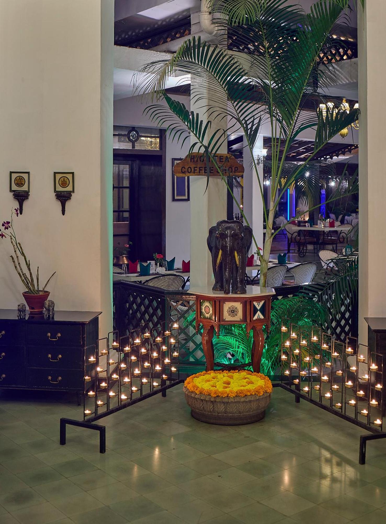 Royal Orchid Metropole Mysore Buitenkant foto