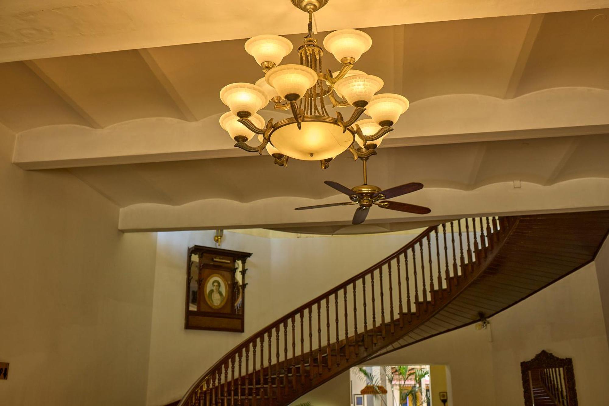 Royal Orchid Metropole Mysore Buitenkant foto