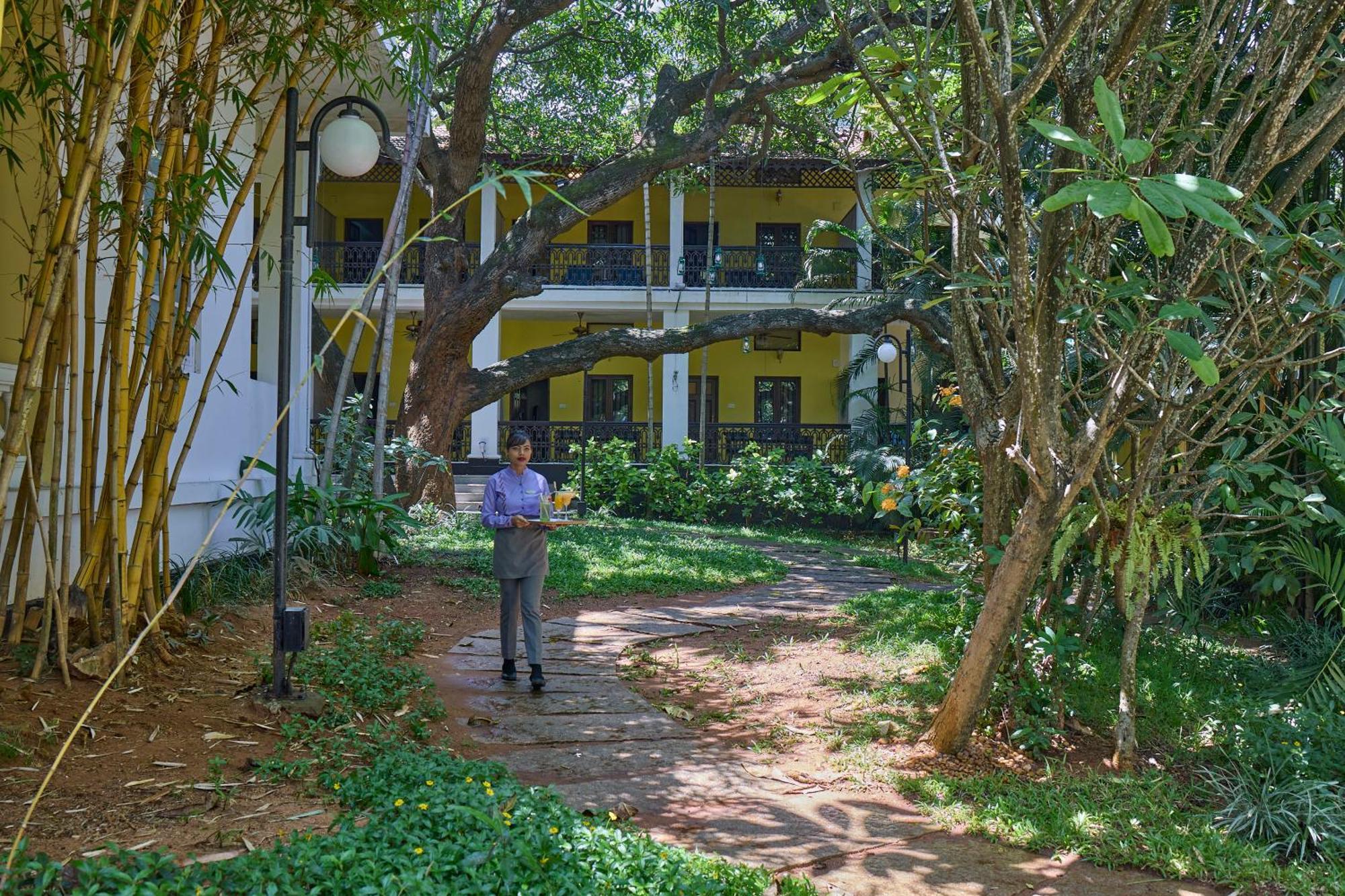 Royal Orchid Metropole Mysore Buitenkant foto