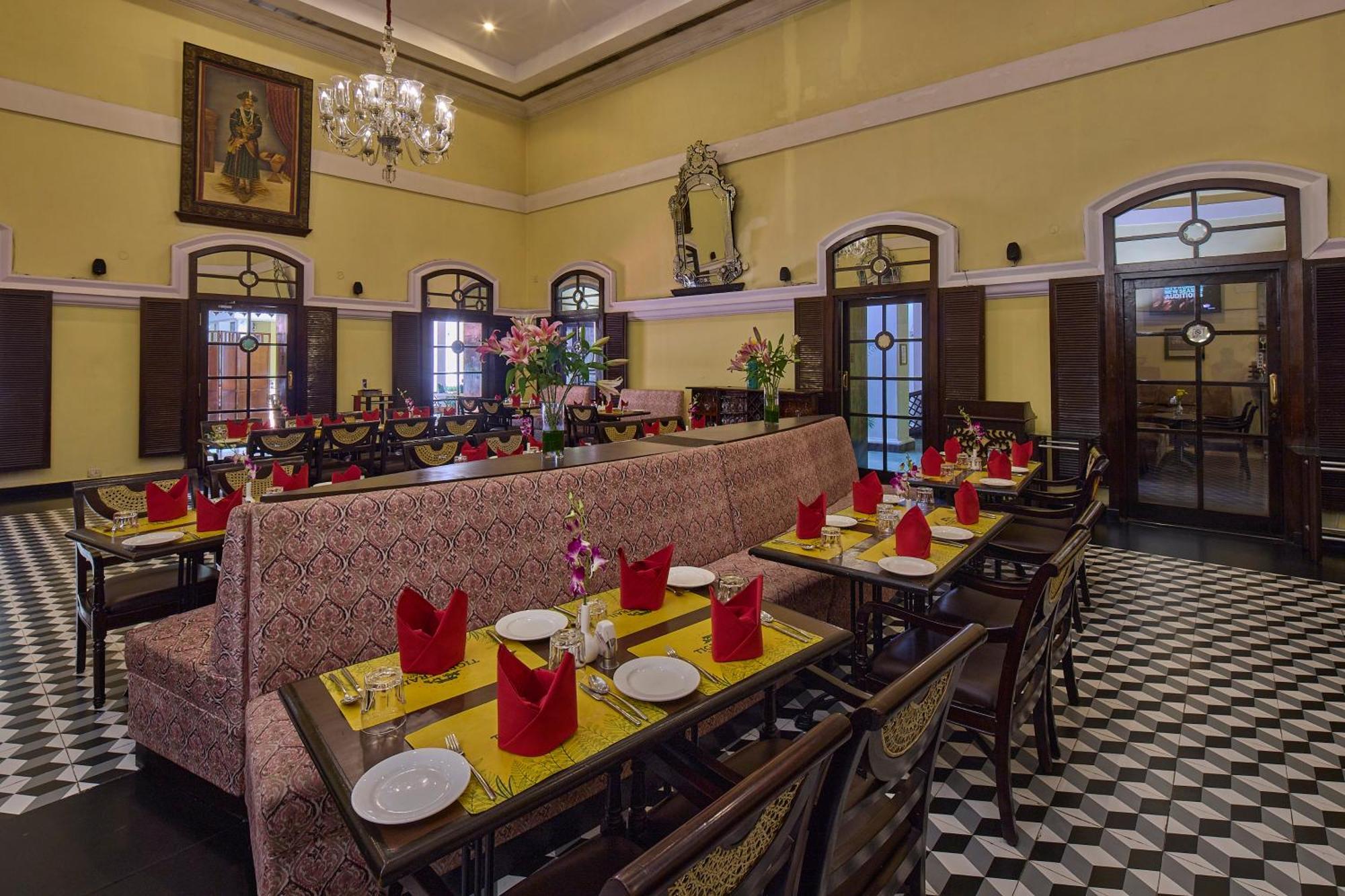 Royal Orchid Metropole Mysore Buitenkant foto