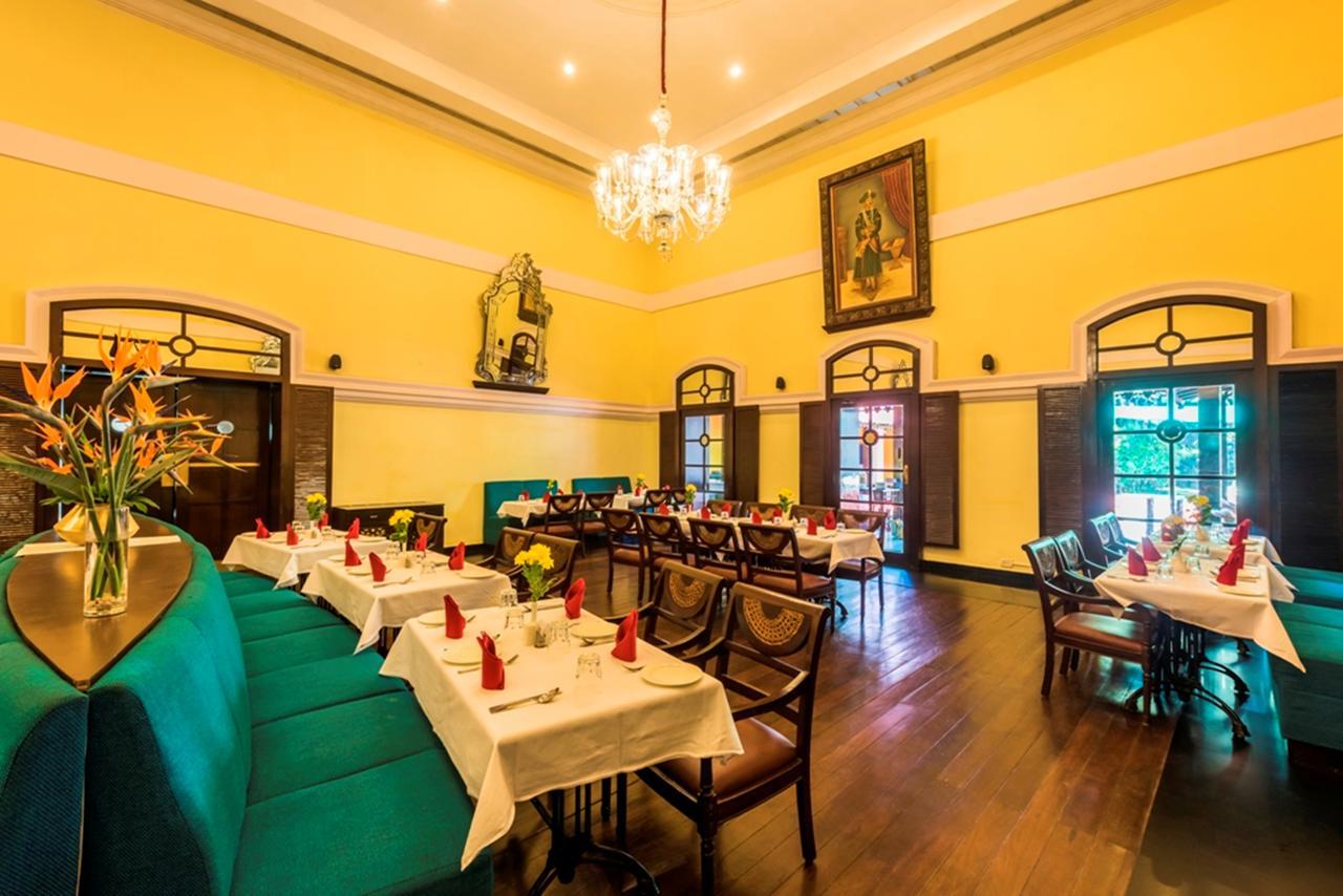 Royal Orchid Metropole Mysore Buitenkant foto