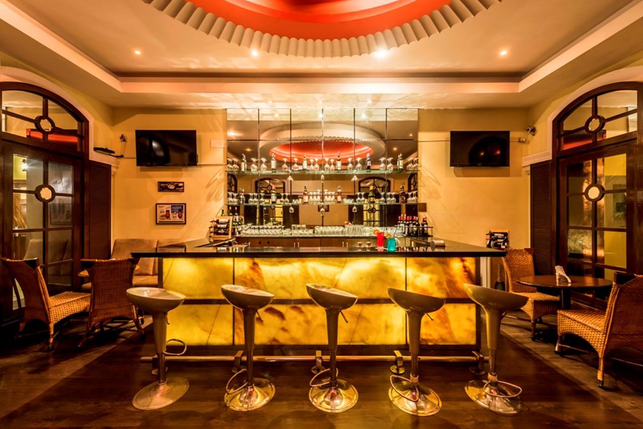 Royal Orchid Metropole Mysore Buitenkant foto